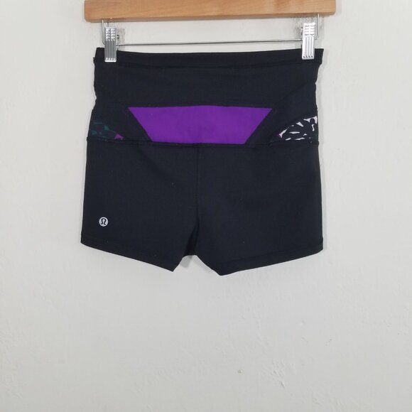Lululemon Reversible High Rise Shorts Size 6 - Picture 8 of 9